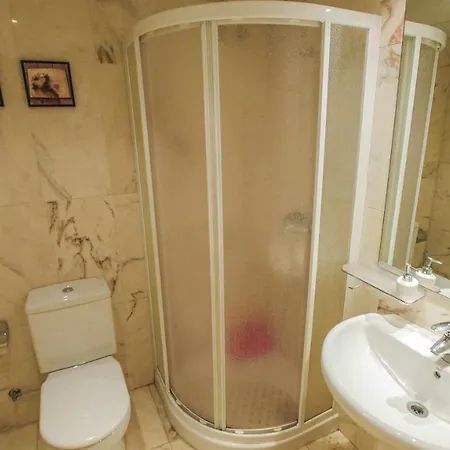 Lujoso Apartamento En Sagaro * خيرونا