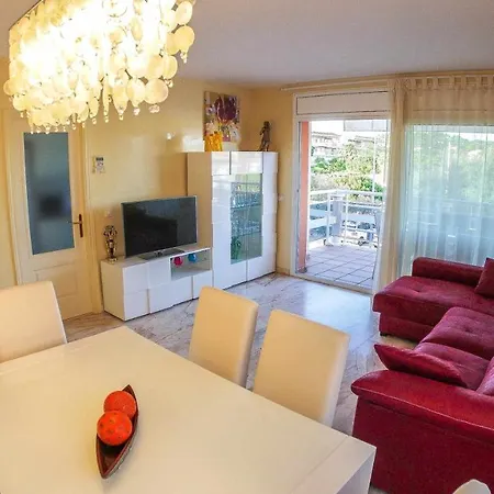 شقة Lujoso Apartamento En Sagaro